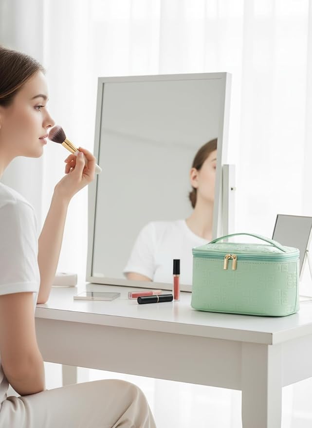 Meiyuuo Travel Makeup Bag for Women, PU Leather Cosmetic Bag, Light Green
