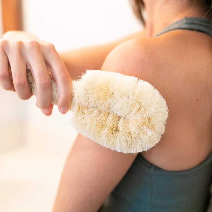 GranNaturals Bath & Shower Dry Skin and Body Sisal Brush | Naturals Fibers to Improve Blood Circulation, Exfoliate Skin, and Reduce Cellulite