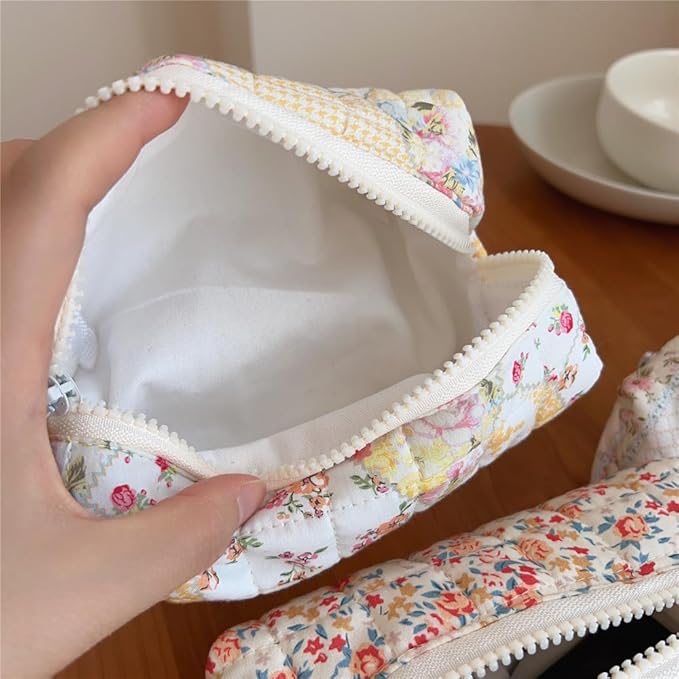 Floral Small Makeup Bag for Purse, Quilted Cotton Cosmetic Bag with Zipper, Mini Makeup Pouch for Travel, Handbag, Backpack, Skin Care Samples (Beige Floral-S)