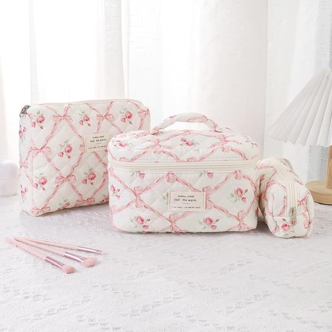 uekeboag 3Pcs Large Travel Quilted Makeup Bag for Women, Floral Cotton Cosmetic Bag, Coquette Aesthetic Floral Toiletry Organizer Bag(3Pcs PinkBow