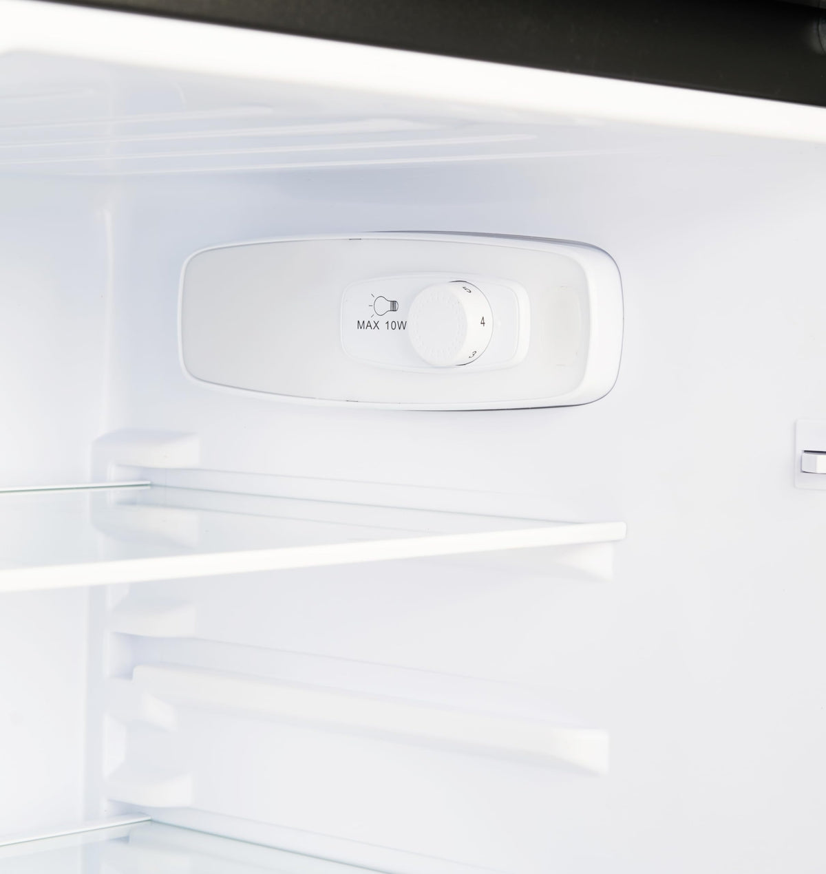 Frigidaire, 2 Door Apartment Size Refrigerator with Freezer, 7.5 cu ft, Adjustable Spill-Proof Shelves, Crisper Bins, Platinum Silver, Garage Ready