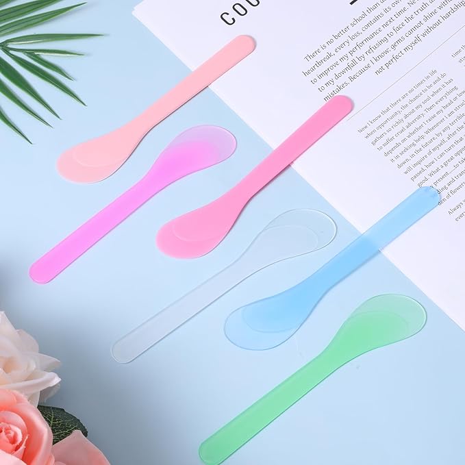 Alrhso 6Pcs Makeup Scoops Spatulas, Plastic Beauty Spoon Cream Brush Random Color Reusable Cosmetic Mask Mixing Spoon Makeup Tools for Lotions Cream and Sampling Tool
