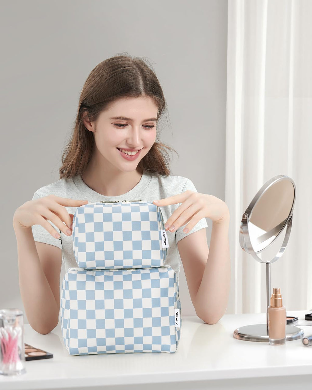 Narwey Small Checkered Makeup Bag for Purse Mini Cosmetic Bag Travel Makeup Pouch Zipper Pouch Cute Make up Bags with Compartments for Women Girls (Small, Sky Blue Checkerboard)