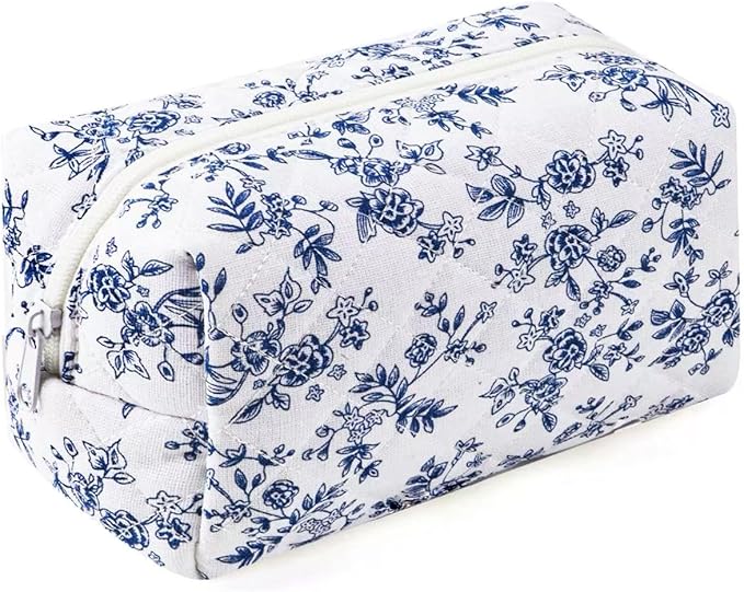 MZLUWM Floral Makeup Bag,Floral Quilted Make Up Bag,Large Cosmetic Bag,Fashionable Travel Makeup Pouch, Cute Portable Storage Bag,Puffy Coquette Makeup Bag, Attractive Quilted Pouch