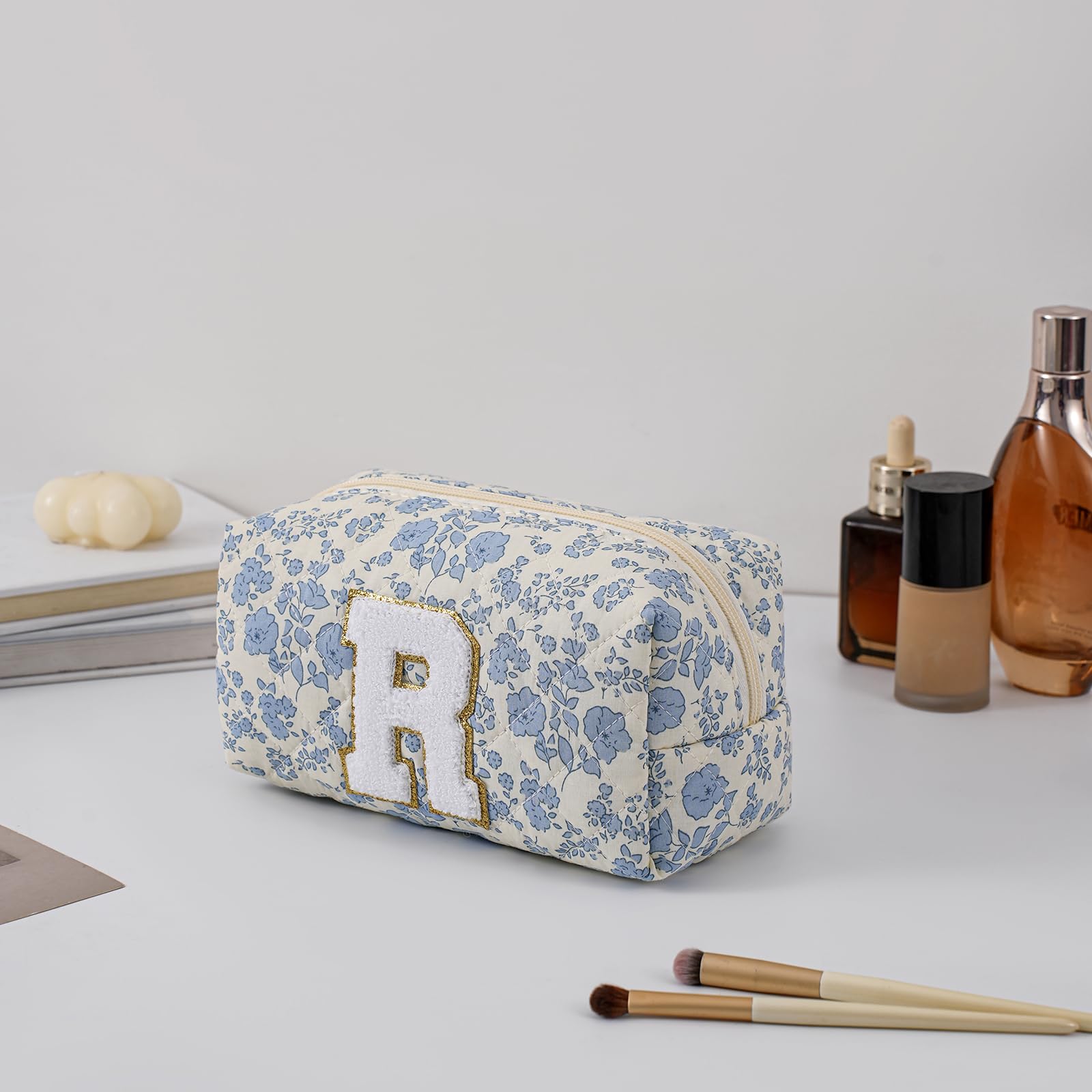 JOVAKIT Alphabet Makeup Bag Cosmetic Bag for Women, Christmas Gifts for Girls Age 6-18, Floral Flowers Coquette Travel Toiletry Zipper Make Up Pouch Organizer Trendy Stuff (Blue Floral R)