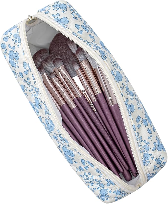 HHQQWZ Cute Floral Cotton Makeup Brush Cosmetic Bag for Women, Travel Quilted Zipper Make Up Bag, Flowers Toiletry Organizer Case Kawaii Makeup Cosmetic Travel Cloth Pouch (Blue Floral)