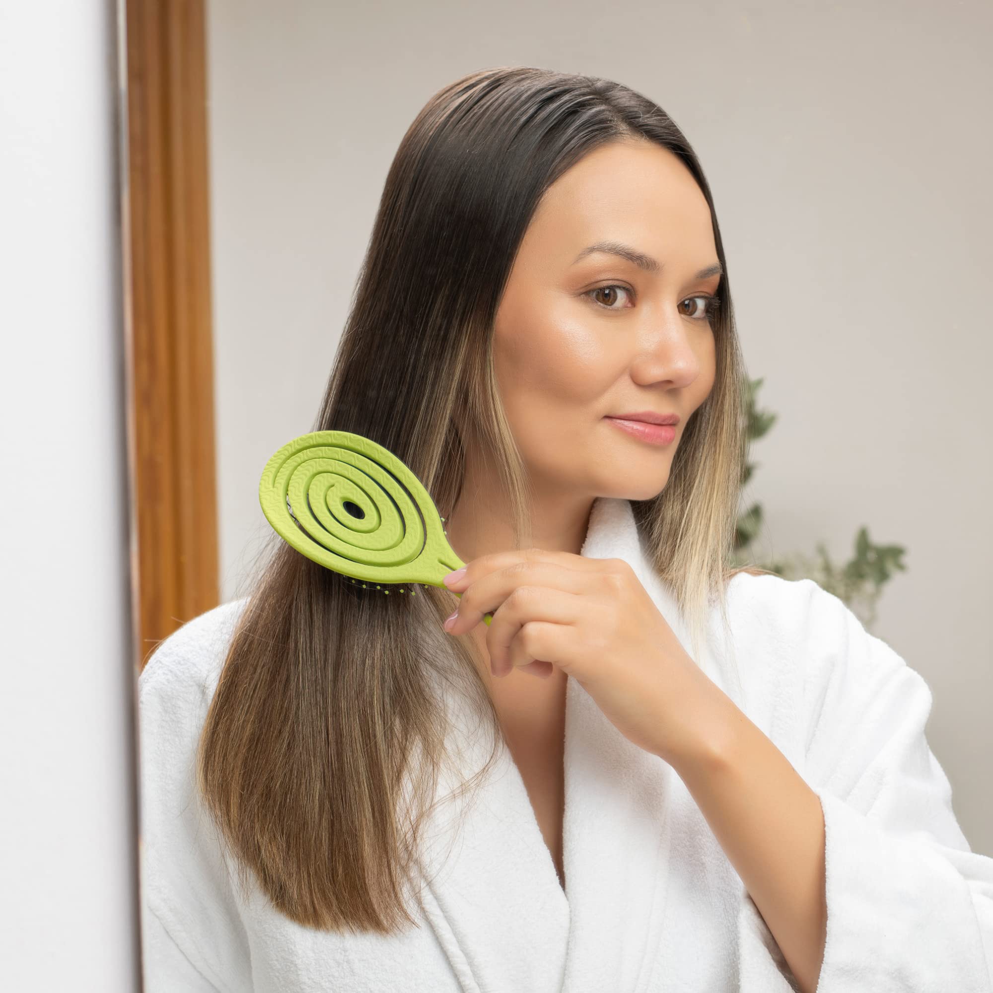 Ninabella Detangle Hair Brush for Women & Men - Does not Pull - Straightening Brushes for Straight & Curly Hair - Unique Spiral Detangling Hairbrush - Lime Green