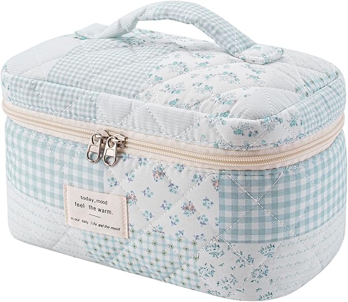 uekeboag Large Travel Quilted Makeup Bag for Women, Floral Cotton Cosmetic Bag, Coquette Aesthetic Floral Toiletry Organizer Bag(Blue Patchwork