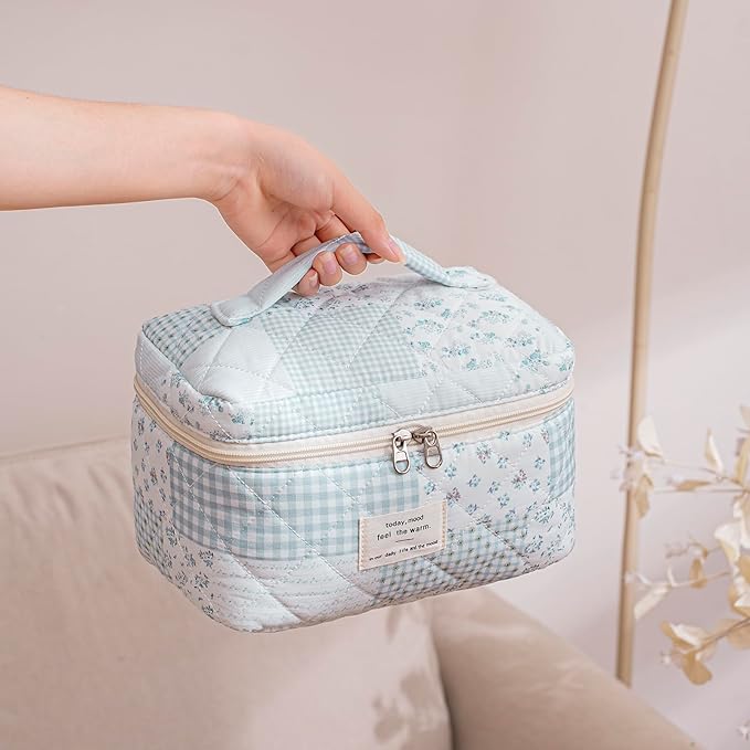 uekeboag 3Pcs Large Travel Quilted Makeup Bag for Women, Floral Cotton Cosmetic Bag, Coquette Aesthetic Floral Toiletry Organizer Bag(3Pcs Blue patchwork