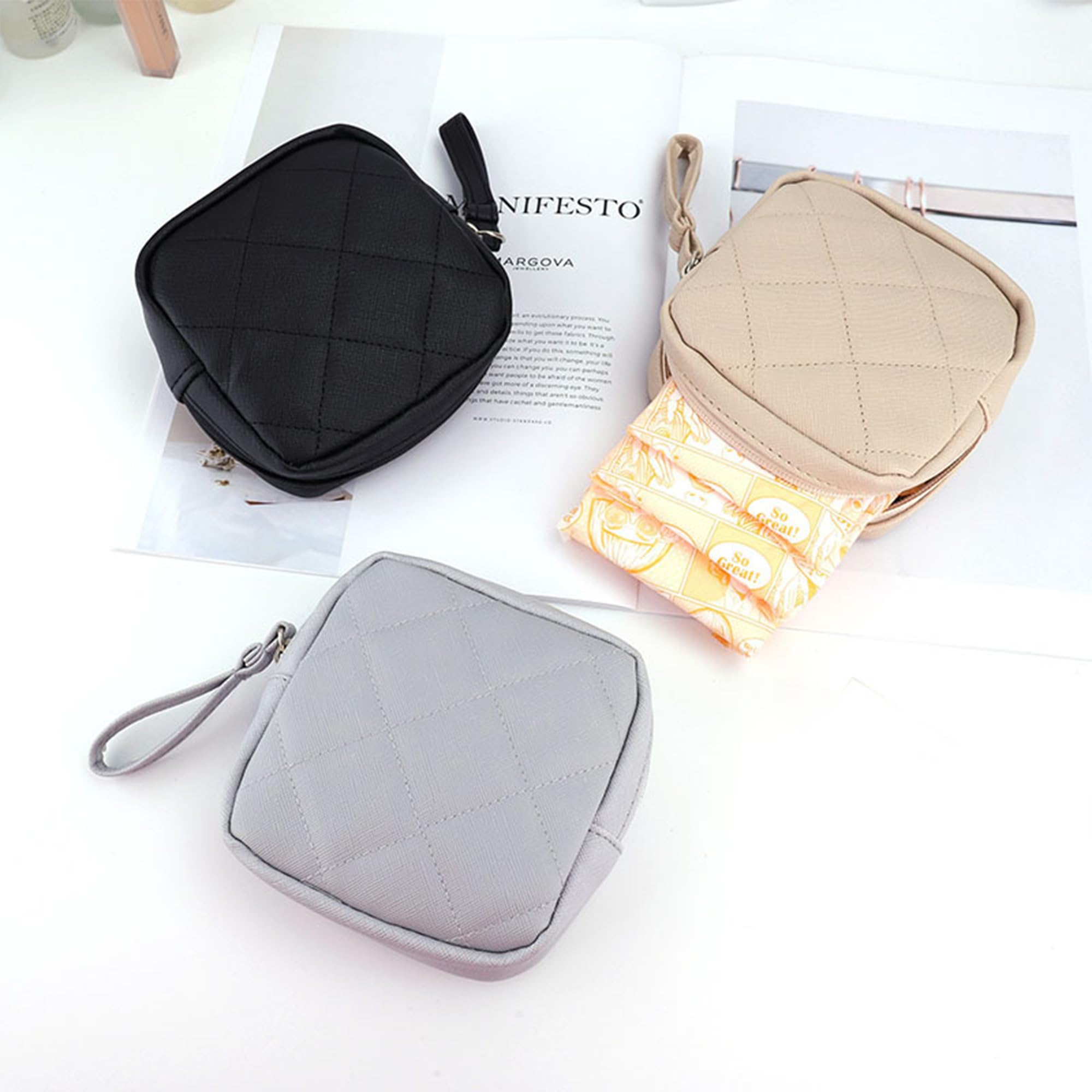 KICPUK Sanitary Napkin Storage Bags, Portable Makeup Bag, Portable Feminine Product Pouch, Reusable Menstrual Pads Storage Organizers Pouch (Beige)