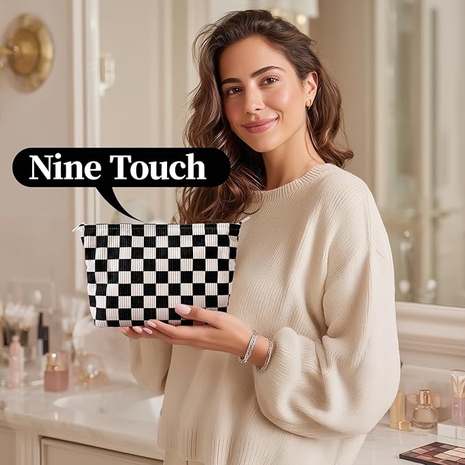 itgowisa Black and White Checkerboard Makeup Bag, Travel Makeup Pouch Purse