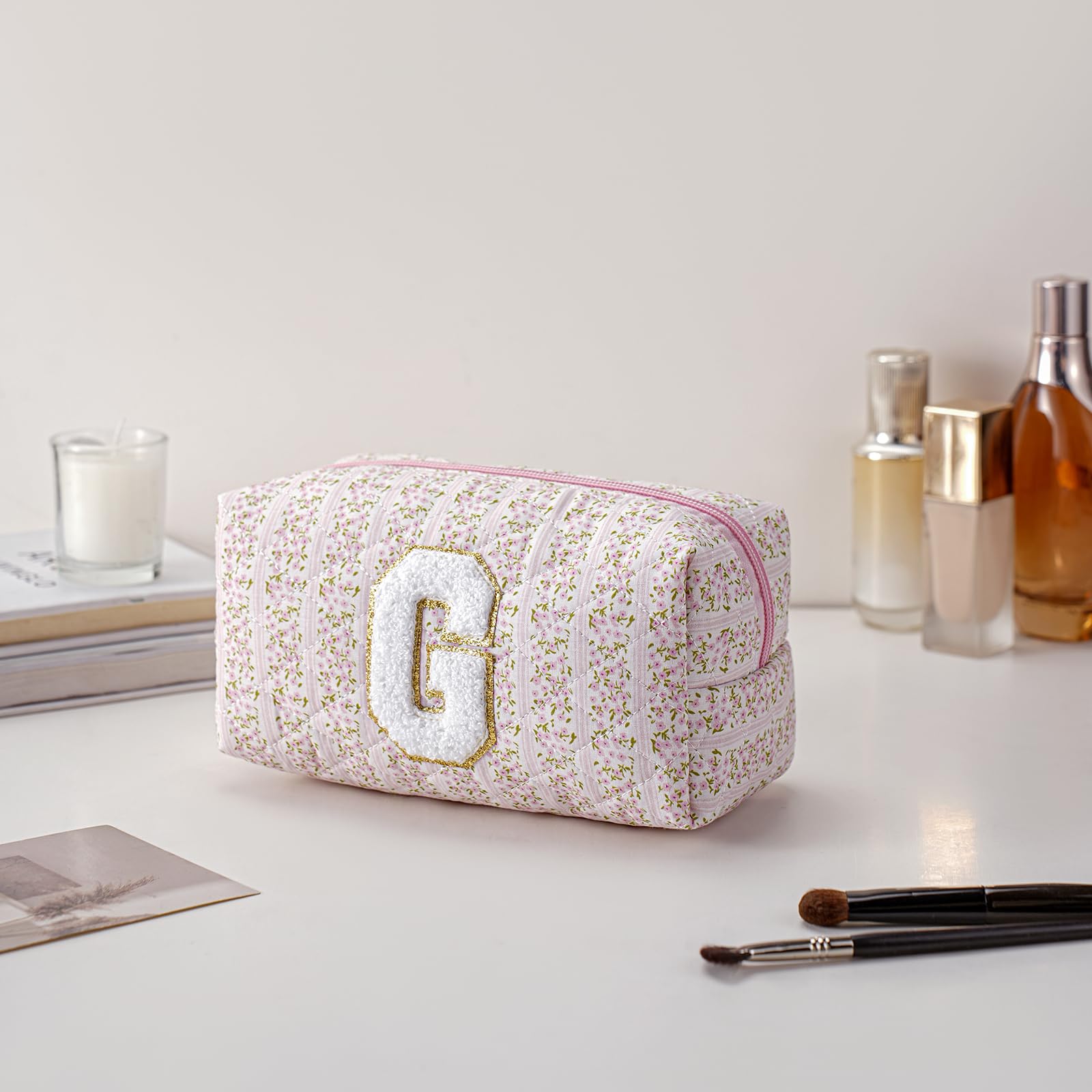 JOVAKIT Alphabet Makeup Bag Cosmetic Bag for Women, Christmas Gifts for Girls Age 6-18, Floral Flowers Coquette Travel Toiletry Zipper Make Up Pouch Organizer Trendy Stuff (Pink Floral G)