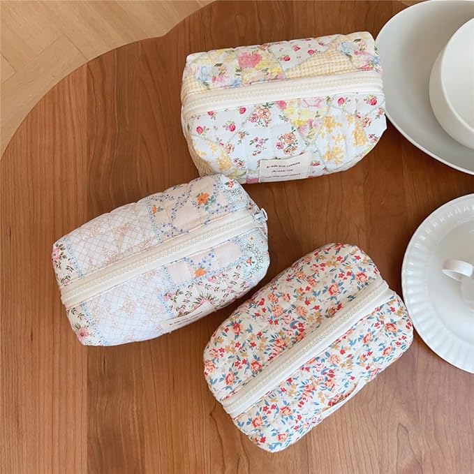 Floral Small Makeup Bag for Purse, Quilted Cotton Cosmetic Bag with Zipper, Mini Makeup Pouch for Travel, Handbag, Backpack, Skin Care Samples (Beige Floral-S)