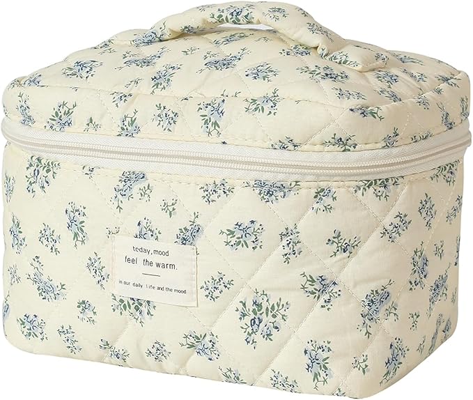 uekeboag Large Travel Quilted Makeup Bag for Women, Floral Cotton Cosmetic Bag, Coquette Aesthetic Floral Toiletry Organizer Bag(Blue Pattern