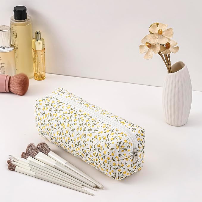 HHQQWZ Cute Floral Cotton Makeup Brush Cosmetic Bag for Women, Travel Quilted Zipper Make Up Bag, Flowers Toiletry Organizer Case Kawaii Makeup Cosmetic Travel Cloth Pouch (Yellow Floral)
