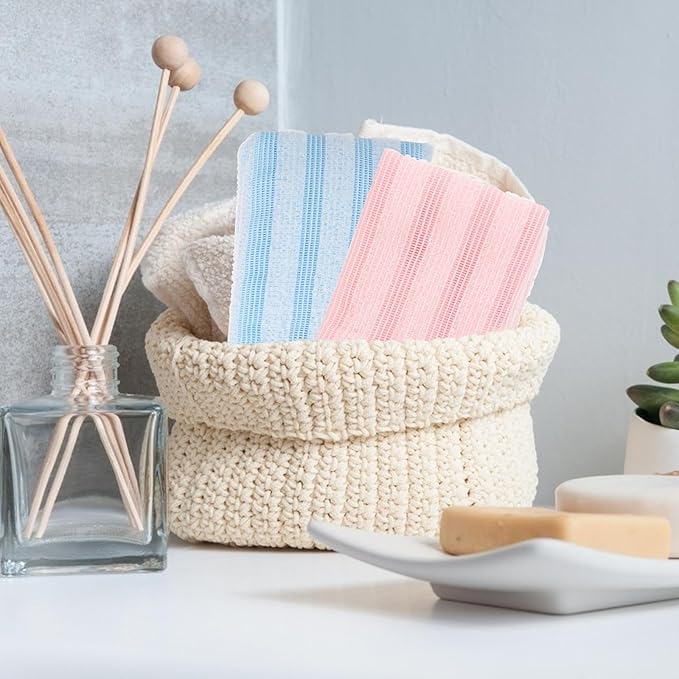 HEALLILY 2pcs Exfoliating Back Scrubber Straps Double-Sided Bath Towels for Body Skin Cleansing and Dead Skin Removal, Long Handle Shower Towels for Household Bath Use, Blue and Pink