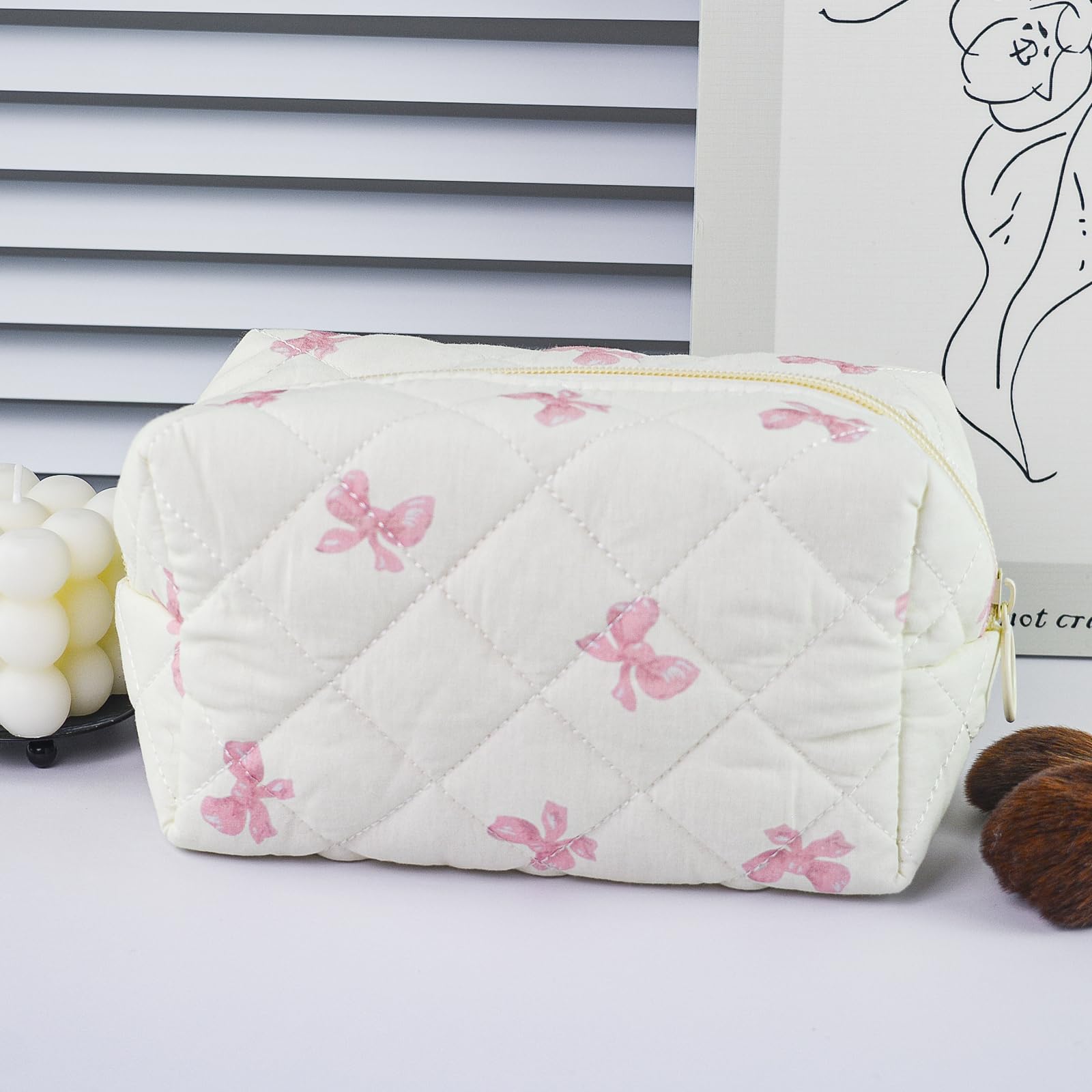 Quilted Makeup Bag Floral Cotton Make up Bag Puffy Coquette Makeup pouch Aesthetic Cute Travel Toiletry Bag for Women Girls