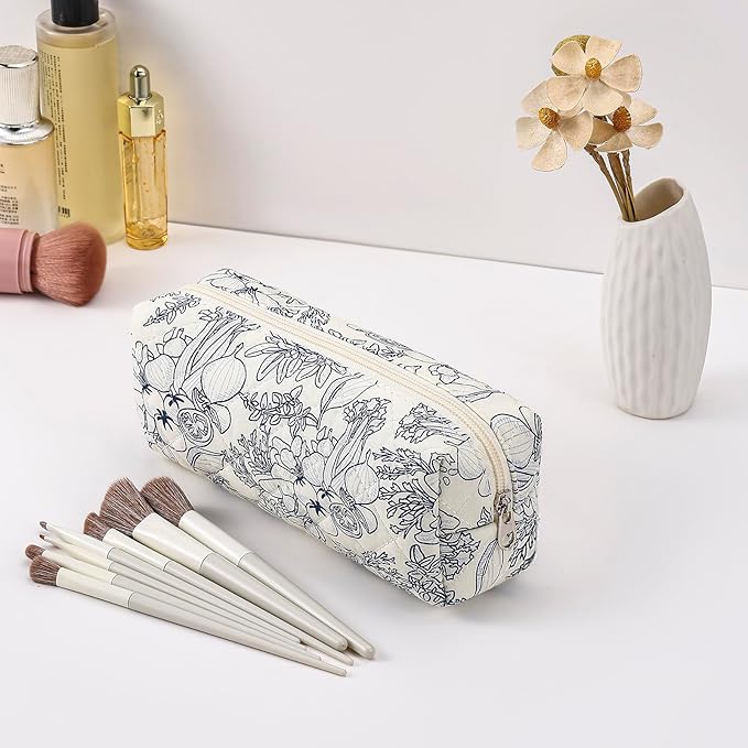 WHHJM Cute Floral Makeup Brush Bag Small Cotton Quilted Cosmetic Bag for Women Travel Toiletry Zipper Make Up Pouch (Navy Floral)