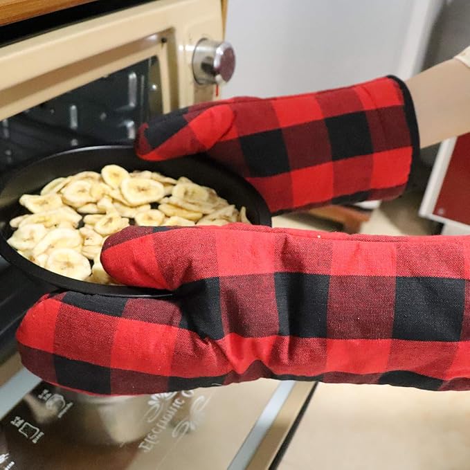 Win Change Oven Mitts and Potholders BBQ Gloves-Oven Mitts and Pot Holders with Recycled Infill Silicone Non-Slip Cooking Gloves for Cooking Baking Grilling (4-Piece Set) (Black/Red)