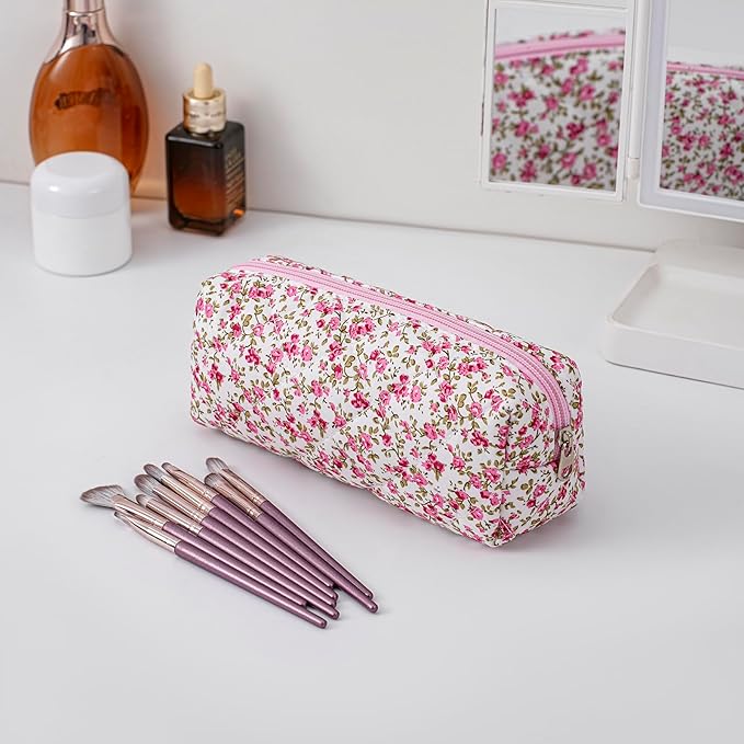 WHHJM Cute Floral Makeup Brush Bag Small Cotton Quilted Cosmetic Bag for Women Travel Toiletry Zipper Make Up Pouch (Red Floral)