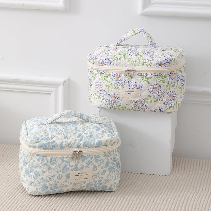 uekeboag Large Travel Quilted Makeup Bag for Women, Floral Cotton Cosmetic Bag, Coquette Aesthetic Floral Toiletry Organizer Bag (02Blue-Flower)