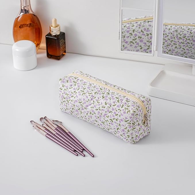 WHHJM Cute Floral Makeup Brush Bag Small Cotton Quilted Cosmetic Bag for Women Travel Toiletry Zipper Make Up Pouch (Purple Floral)