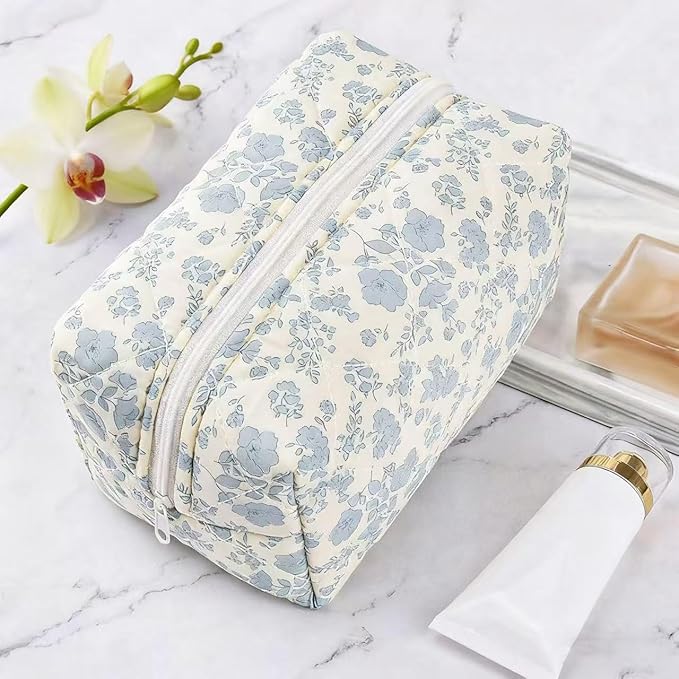 MZLUWM Puffy Coquette Floral Quilted Makeup Bag - Large Fashionable Travel Pouch, Cute Blue