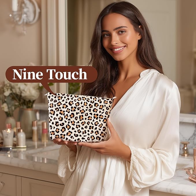 itgowisa Leopard Print Corduroy Makeup Bag, Travel Makeup Pouch for Purse