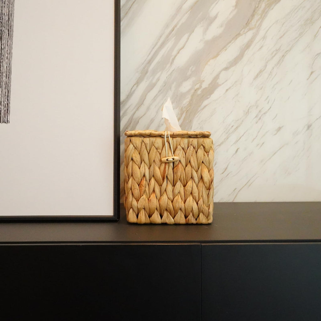 PINXIURY Tissue Box Cover Square Handwoven Rattan Tissue Box Holder, Natural Handmade, Boho Decorative Handcrafted Square Facial Tissue Holder with Lid, Rustic Decorative on Table and Bathroom, Office