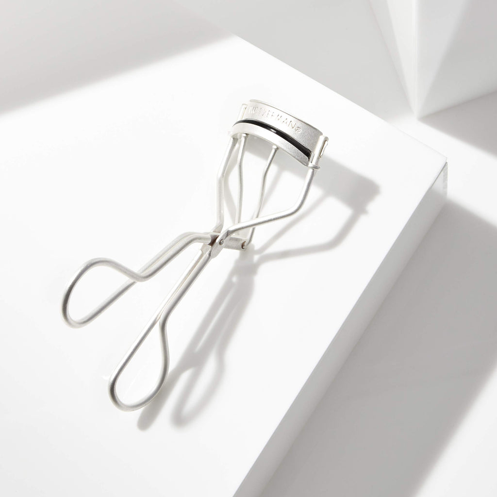 Tweezerman Curl 60° Eyelash Curler for Round Shaped Eyes Metallic