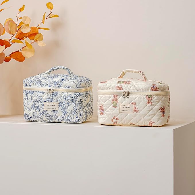 uekeboag 3Pcs Large Travel Quilted Makeup Bag for Women, Floral Cotton Cosmetic Bag, Coquette Aesthetic Floral Toiletry Organizer Bag(3Pcs WhiteBear