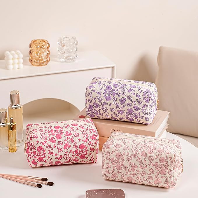 HHQQWZ Cute Square Floral Cotton Makeup Cosmetic Bag for Women Girls, Travel Quilted Zipper Make Up Bag, Square Flowers Organizer Case Kawaii Makeup Cosmetic Travel Cloth Pouch (Red Floral)