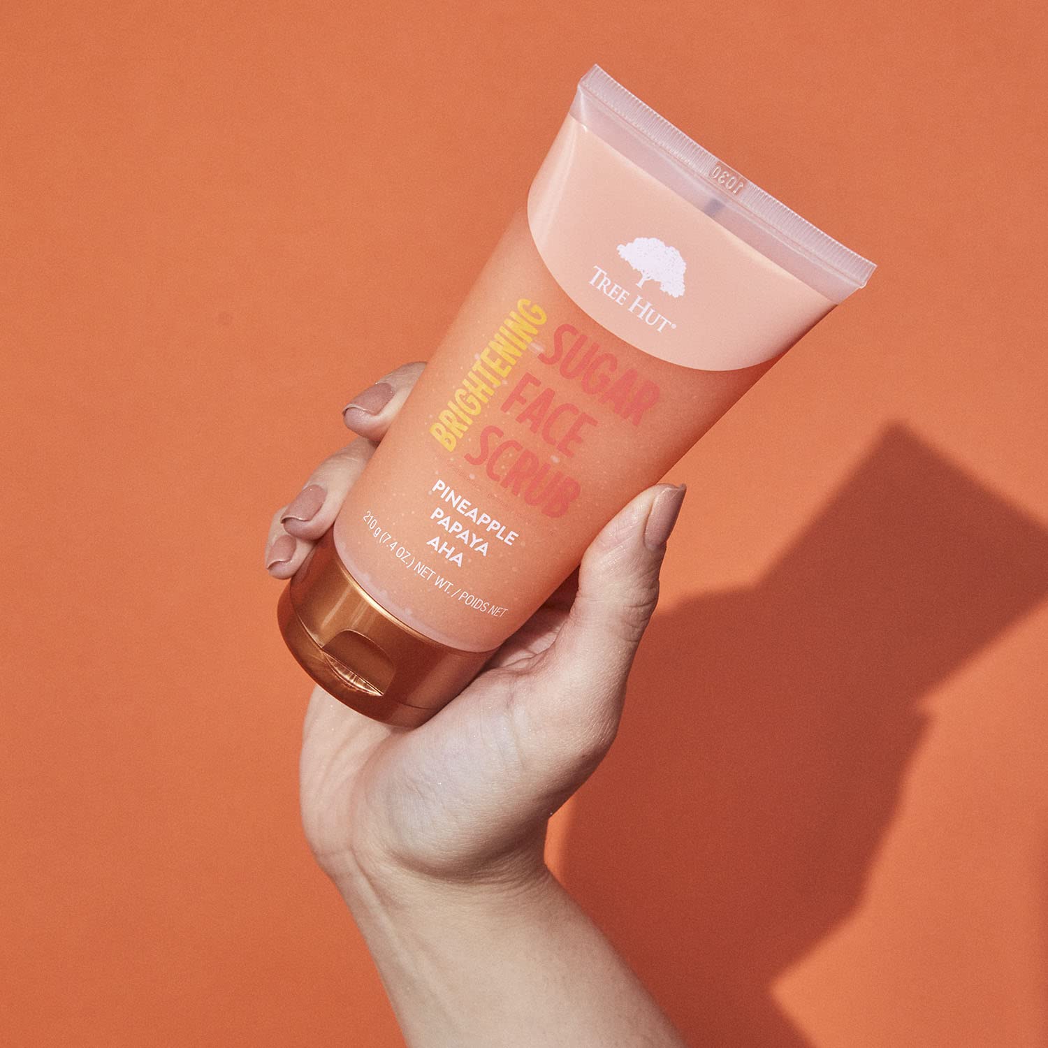 Tree Hut Pineapple & Papaya Brightening Face Scrub | Deep Cleans Pores to Remove Dead Skin & Impurities | Nourishing Essential Body Care | 7.4 fl oz.