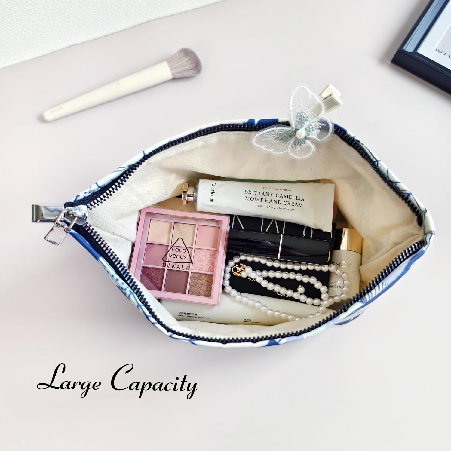 STARDW Aesthetic Floral Makeup Bag Cute Small Cosmetic Bags for Women Girls, Travel Toiletry Bag Large Capacity Zipper Makeup Pouch, Purse Organizer Pouches (Abstract Flowers)