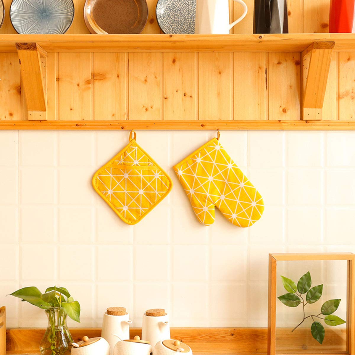 Win Change Oven Mitts and Potholders BBQ Gloves-Oven Mitts and Pot Holders with Recycled Infill Silicone Non-Slip Cooking Gloves for Cooking Baking Grilling (4-Piece Set,Yellow)