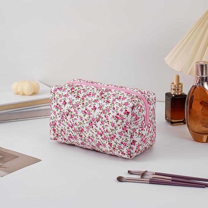 HHQQWZ Makeup Bag Travel Cosmetic Bag for Women Girls, Zipper Make Up Pouch, Floral Flowers Toiletry Organizer Makeup, Portable Storage Cosmetic Travel Cloth Bag (Red-Floral)