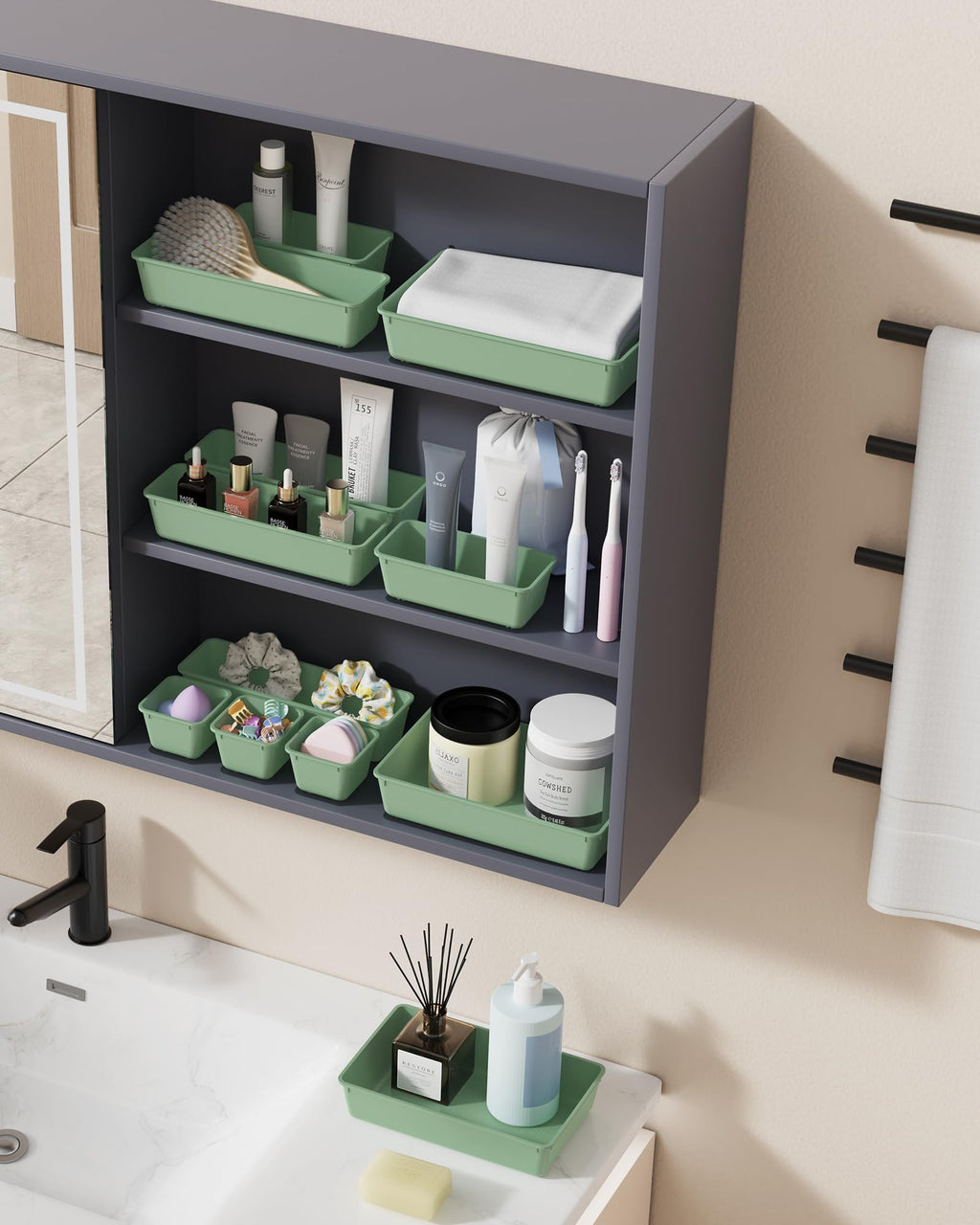 BiuLeon 25 PCS Plastic Drawer Organizers Set, 4-Sizes Vanity and Makeup Organizer, Desk and bathroom Drawer Organizer Trays, Organizers and Storage for Makeup, Jewelry, Gadgets, Utensils (Green)