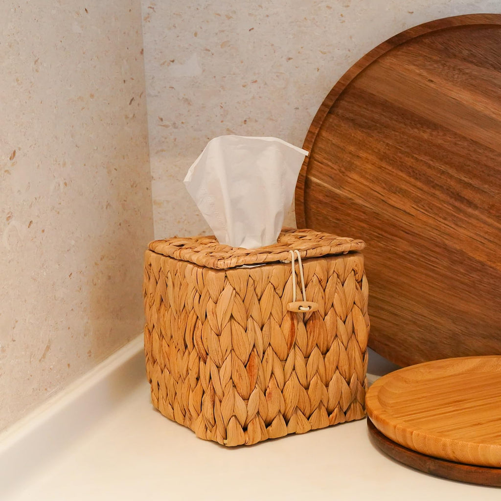 PINXIURY Tissue Box Cover Square Handwoven Rattan Tissue Box Holder, Natural Handmade, Boho Decorative Handcrafted Square Facial Tissue Holder with Lid, Rustic Decorative on Table and Bathroom, Office