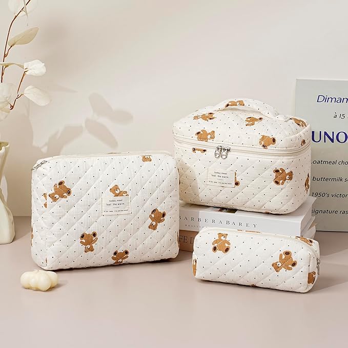 uekeboag Large Travel Quilted Makeup Bag for Women, Floral Cotton Cosmetic Bag, Coquette Aesthetic Floral Toiletry Organizer Bag(Dot Bear