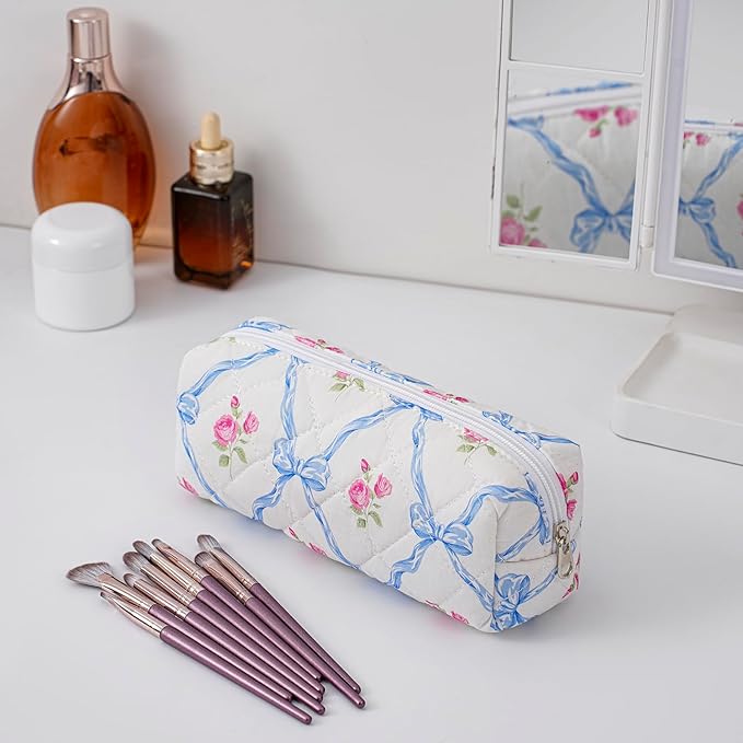 HHQQWZ Cute Floral Cotton Makeup Brush Cosmetic Bag for Women, Travel Quilted Zipper Make Up Bag, Flowers Toiletry Organizer Case Kawaii Makeup Cosmetic Travel Cloth Pouch (Blue Bowknot)