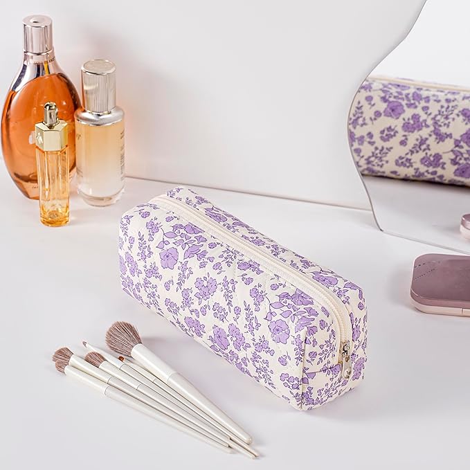 HHQQWZ Cute Floral Cotton Makeup Brush Cosmetic Bag for Women, Travel Quilted Zipper Make Up Bag, Flowers Toiletry Organizer Case Kawaii Makeup Cosmetic Travel Cloth Pouch (Big Purple Floral)