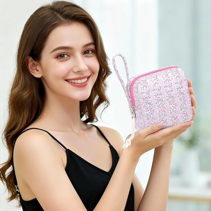 Chicarries Small Makeup Bag | Discreet Period Bag Pad Pouch for Purse| Sanitary Napkin Storage & Tampon Holder for Travel (Cute flower pink)