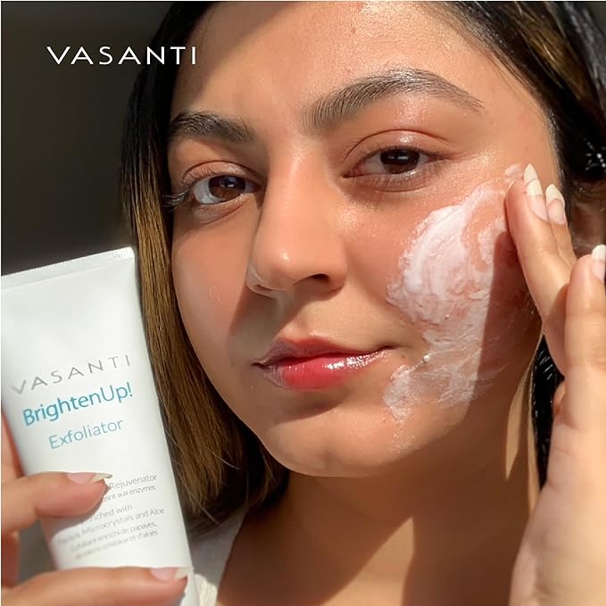 VASANTI BrightenUp! Exfoliator (20g) | Physical + Chemical Facial Exfoliator Scrub with Instant Results for Soft, Smooth and Radiant Skin | Enriched with Papaya, Microcrystals and Aloe | 99% Natural