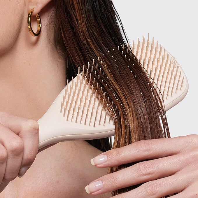 Tangle Teezer Large Ultimate Detangler Brush, Straight to Wavy, Vanilla