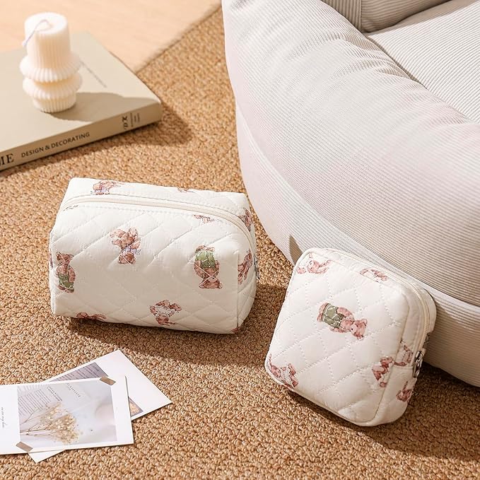 RSRSLEII 2 Pcs Quilted Cotton Makeup Bag Set, Small Aesthetic Cosmetic Bag with Bear Pattern, Cute Makeup Pouch for Purse, Kawaii Trendy Preppy Travel Toiletry Bag for Women and Girls(20 Bear Set)