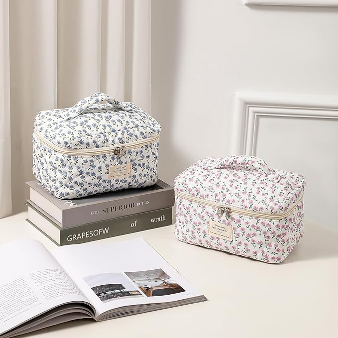 uekeboag Large Travel Quilted Makeup Bag for Women, Floral Cotton Cosmetic Bag, Coquette Aesthetic Floral Toiletry Organizer Bag(Little Purple Flower