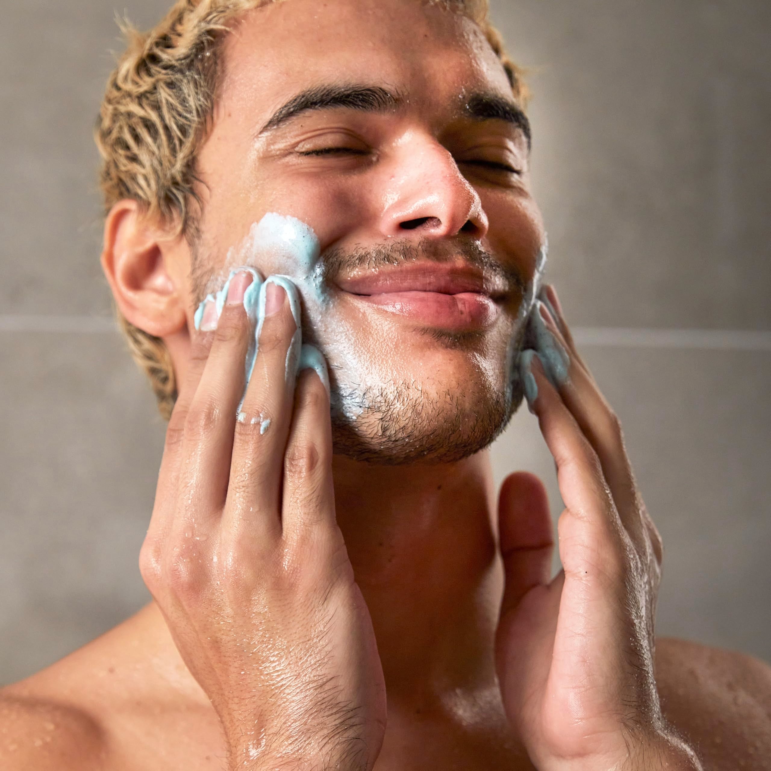 DOVE MEN + CARE Body and Face Scrub Eucalyptus Deeply Exfoliates for Hydrated & Nourished Skin 100% Gentle Cleanser, No Sulfate Cleansers or Parabens 9 oz