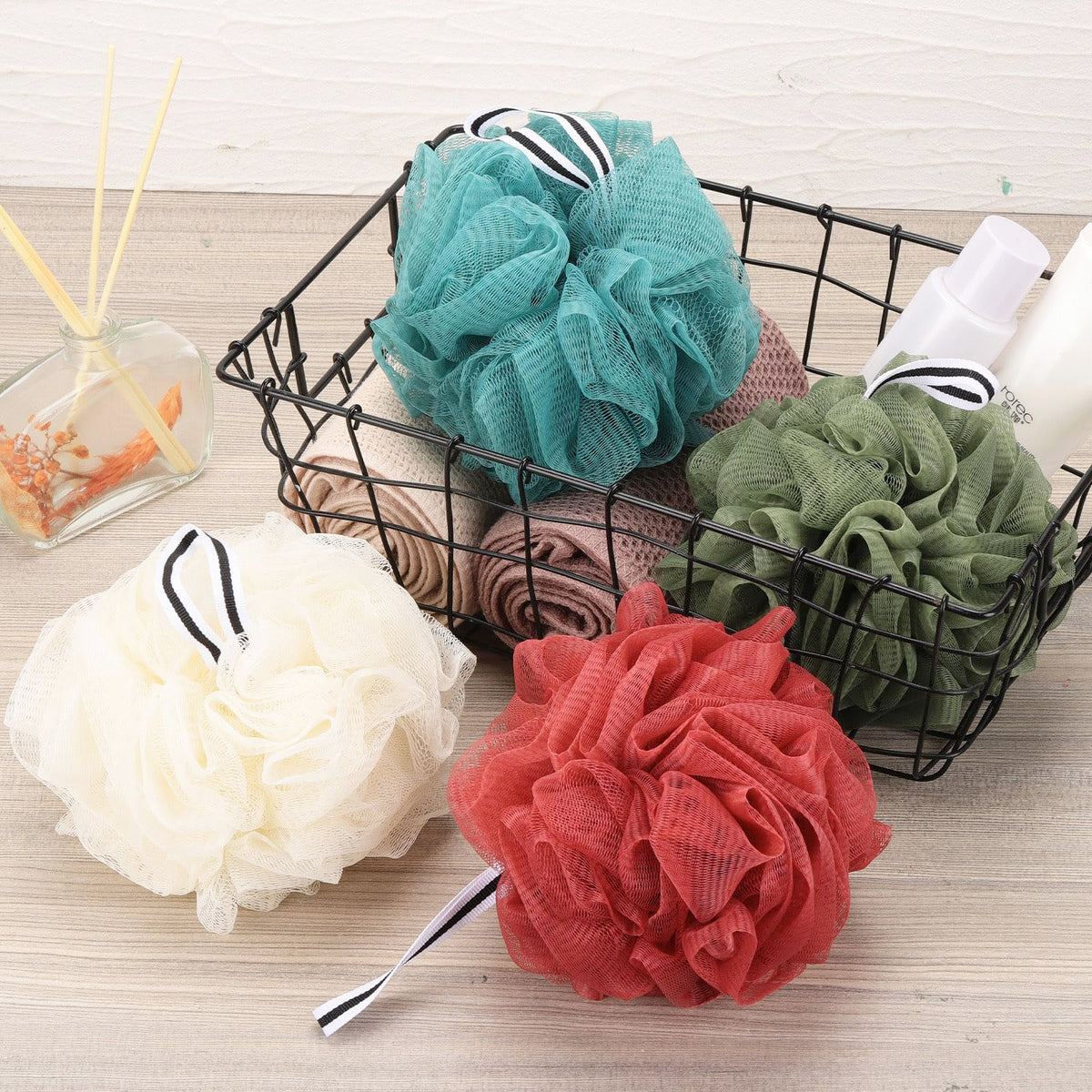 4 Pack Bath Sponge, Bath Shower Loofahs Mesh Pouf Sponge Body Scrubber Exfoliator Scrubber - 50g/Piece