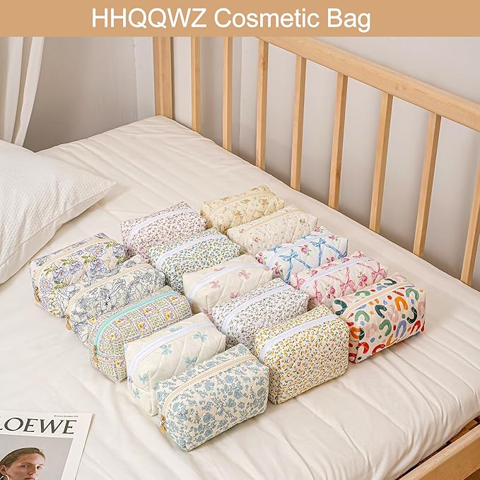 HHQQWZ Makeup Bag Travel Cosmetic Bag for Women Girls, Zipper Make Up Pouch, Floral Flowers Toiletry Organizer Makeup, Portable Storage Cosmetic Travel Cloth Bag (Pink+White Small Flower)