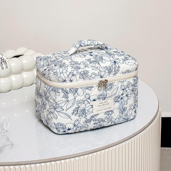 uekeboag Large Travel Quilted Makeup Bag for Women, Floral Cotton Cosmetic Bag, Coquette Aesthetic Floral Toiletry Organizer Bag(Navyblue-Flower